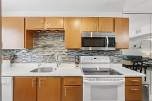 107 114th Ave N, Saint Petersburg, FL 33716 - Photo 3