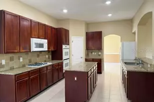 27152 Fordham Dr, Wesley Chapel, FL 33544 - Photo 5