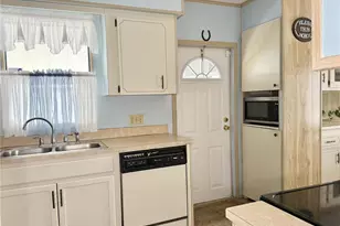 34649 Morning Glory Glen, Zephyrhills, FL 33541 - Photo 11