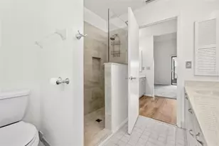 846 Glades Ct NE, Saint Petersburg, FL 33702 - Photo 13