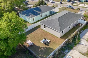 321 21st St W, Palmetto, FL 34221 - Photo 19