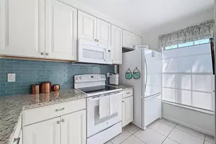 4833 Myrtle Oak Dr, New Port Richey, FL 34653 - Photo 9