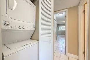 6301 Newtown Cir, Tampa, FL 33615 - Photo 23