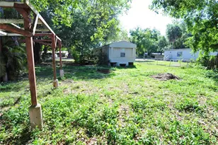 10409 Alafia St, Gibsonton, FL 33534 - Photo 11