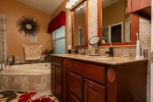 4605 Oak River Cir, Valrico, FL 33596 - Photo 23