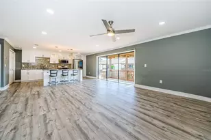 722 116th Ave N, Saint Petersburg, FL 33716 - Photo 9