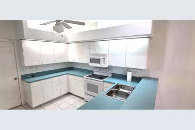 208 Hemingway Drive, Oldsmar, FL 34677 - Photo 11