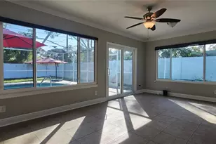 8211 7th St N, Saint Petersburg, FL 33702 - Photo 9