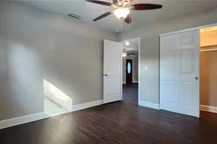 8211 7th St N, Saint Petersburg, FL 33702 - Photo 5