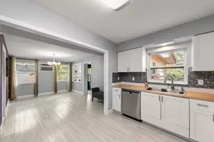 611 11th St NW, Largo, FL 33770 - Photo 9