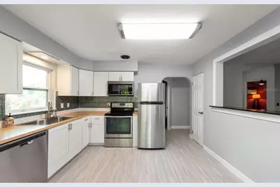 611 11th Street NW, Largo, FL 33770 - Photo 11