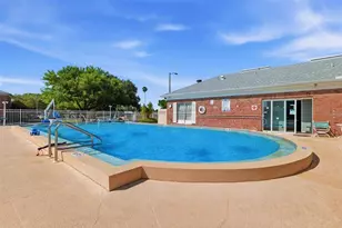 3810 37th St S, Saint Petersburg, FL 33711 - Photo 23