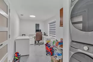 15810 Sea Oats Pl, Tampa, FL 33624 - Photo 35