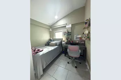 10804 N Myrtle Street, Tampa, FL 33617 - Photo 15