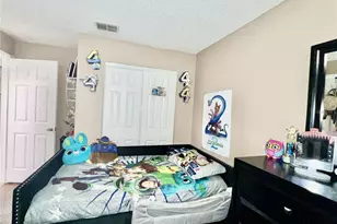 10804 N Myrtle St, Tampa, FL 33617 - Photo 9