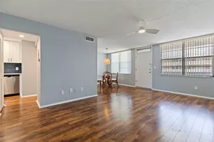 4895 Bay St NE, Saint Petersburg, FL 33703 - Photo 3