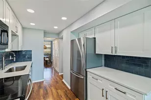 4895 Bay St NE, Saint Petersburg, FL 33703 - Photo 11