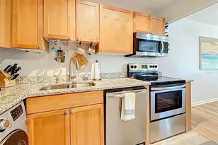 3893 Pompano Dr SE, Saint Petersburg, FL 33705 - Photo 5