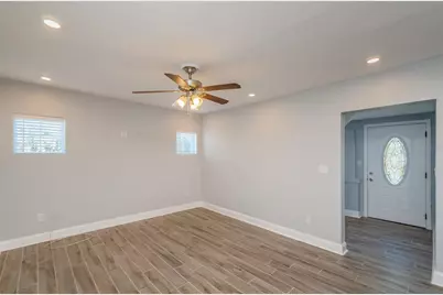 2401 2nd Avenue N, Saint Petersburg, FL 33713 - Photo 9