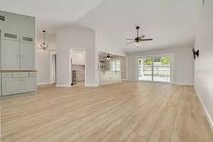 2162 Cypress Point Dr N, Clearwater, FL 33763 - Photo 5