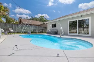 2162 Cypress Point Dr N, Clearwater, FL 33763 - Photo 23