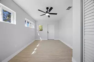 6052 Central Ave, New Port Richey, FL 34653 - Photo 17