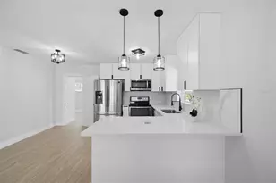 6052 Central Ave, New Port Richey, FL 34653 - Photo 7