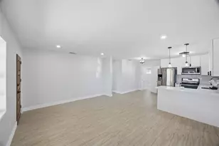 6052 Central Ave, New Port Richey, FL 34653 - Photo 9