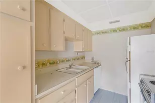 650 Pinellas Point Dr S, Saint Petersburg, FL 33705 - Photo 13