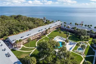 650 Pinellas Point Dr S, Saint Petersburg, FL 33705 - Photo 1