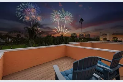 922 N Shore Drive NE, Saint Petersburg, FL 33701 - Photo 3