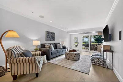 922 N Shore Drive NE, Saint Petersburg, FL 33701 - Photo 5