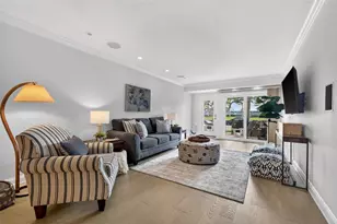 922 N Shore Dr NE, Saint Petersburg, FL 33701 - Photo 5