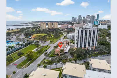 922 N Shore Drive NE, Saint Petersburg, FL 33701 - Photo 1