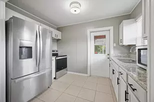 13 Euclid Dr, Plant City, FL 33563 - Photo 5