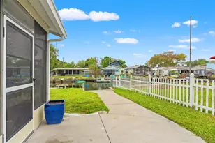 5430 Circle Dr, Weeki Wachee, FL 34607 - Photo 21