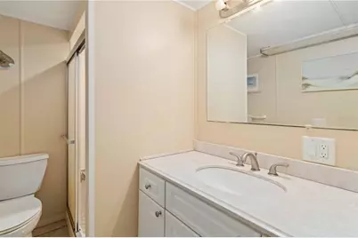 5203 W Pine Street N, Saint Petersburg, FL 33709 - Photo 13