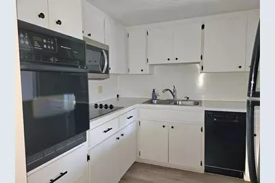 2457 Ecuadorian Way #75, Clearwater, FL 33763 - Photo 3