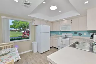 2007 N Halcyon Dr, Sun City Center, FL 33573 - Photo 7