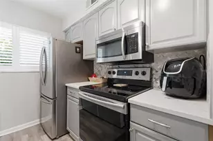 501 E Bay Dr, Largo, FL 33770 - Photo 13