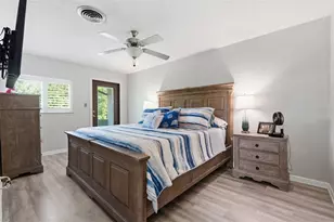 501 E Bay Dr, Largo, FL 33770 - Photo 21