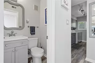 501 E Bay Dr, Largo, FL 33770 - Photo 19