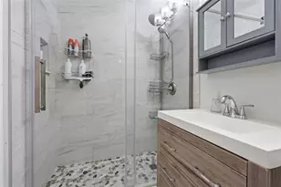 501 E Bay Dr, Largo, FL 33770 - Photo 23