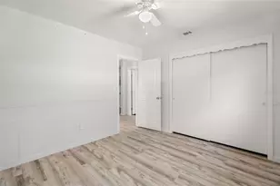 2027 E Valencia Way E, Clearwater, FL 33764 - Photo 23