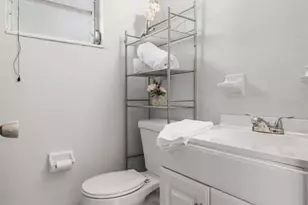 2027 E Valencia Way E, Clearwater, FL 33764 - Photo 27