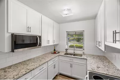 2027 E Valencia Way E, Clearwater, FL 33764 - Photo 7