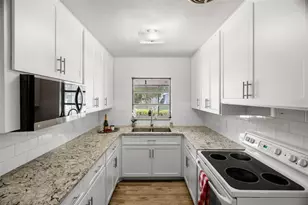 2027 E Valencia Way E, Clearwater, FL 33764 - Photo 5