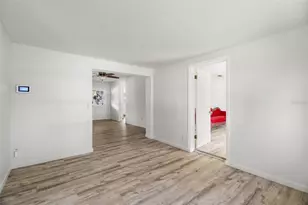 2027 E Valencia Way E, Clearwater, FL 33764 - Photo 17