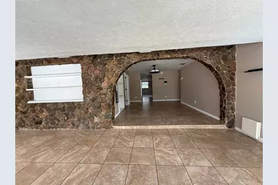 6014 Southern Comfort Boulevard, Tampa, FL 33634 - Photo 3