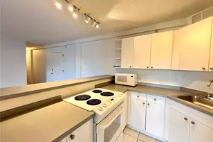 3315 58th Ave S, Saint Petersburg, FL 33712 - Photo 9